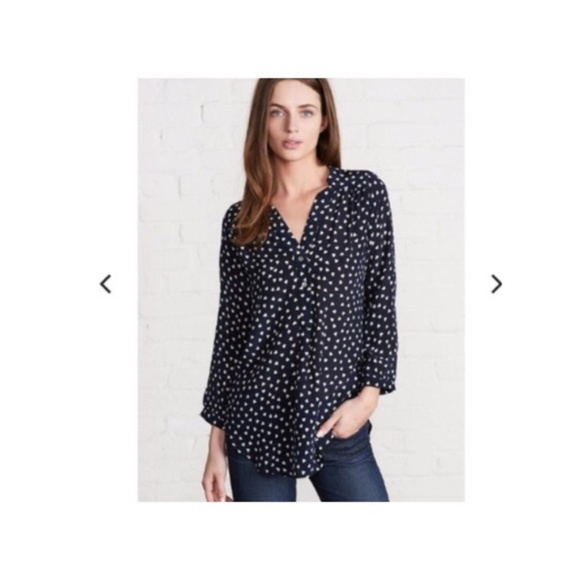 Armour Vert Stitch Fix Tops - Armour Vert/Stitch Fix navy heart blouse